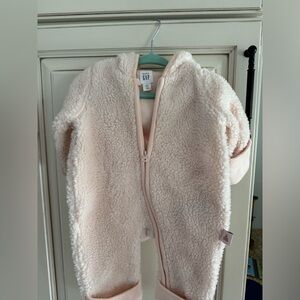 Gap 0-3 month winter bunting